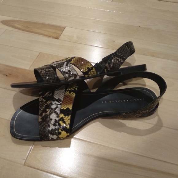 Zara Trafaluc flat sandals with snake pattern - Picture 3 of 5